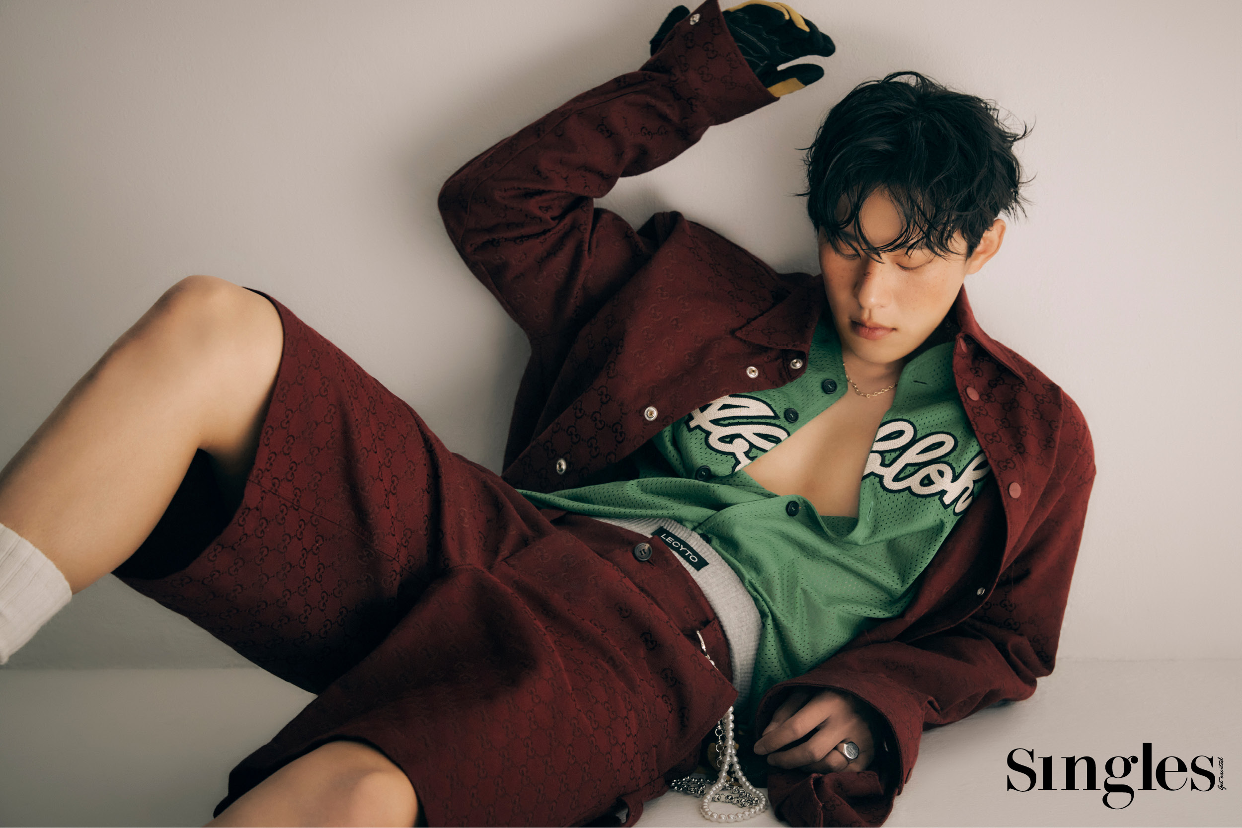 김성철의 싱글즈 화보. 노웨이아웃 김성철, 티라미수케이크 김성철, 김성철, 티라미수케이크,